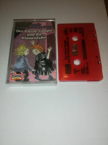 Der kleine Vampir Folge 14 und die Klassenfahrt Rot mit Schwarzen Druck 7432115442 4 Europa